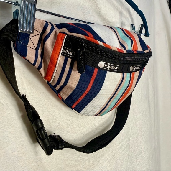 LeSportsac Zip Belt Bag NWOT Unisex Multi-Colored Stripe Fanny Pack Crossbody - Picture 4 of 9